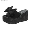 Slippare Nya 2024 Summer Bow Fish Mouth Slope Heel Tjock Botten stor vattentät plattform Fashion Roman Womensh240313