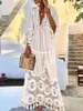 2022 Autumn Solid Hollow V-hals Lace Sexig klänning Bohemisk stil stor storlek klänning Versidos Tassel Sexig Bohemian Long Dress 240313