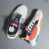 Chaussures décontractées Version coréenne de chaussures de sport de couple bloquant les couleurs pour femmes au printemps et à l'été, chaussures de course respirantes tissées volantes à semelles souples décontractées pour femmes à la mode