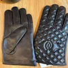 Luxury Women Leather Gloves Classic Designer Plaid Glove Winter Warm Soft Glove äkta fårskinnsläder Mittens Kvinna Kör 2061