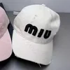 Mui Mui Hat Luxury Broidered Grande lettre Baseball Hat de baseball décontracté pour hommes et femmes Édition de haute qualité Baseball Hat Street Trendy Hat Outdoors 650 638