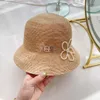 Chapeau seau de styliste élégant, fait à la main, en perles, fleurs, herbe, tissé, de haute qualité, pour vacances, plage