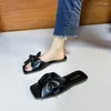 Slippers Strik Dames Buiten Koreaanse Mode Zachte Bodem Grote Maat 35-42 Meisjesschoenen Designer Vierkante Teen Platte Dames