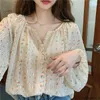 Blouses pour femmes Mignon Doux Hauts 2024 Mode Femmes À Manches Longues Décontracté Japon Style Imprimé Floral Rétro Vintage Bouton Chemises