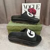 Sandalias de diseñador de lujo zapatillas de verano Mujeres impresas en estampado Tipo de tipo enclavado con forma de tobogán plano