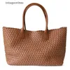 Luxury Bottegs Venets Tote Bag Style Woven Womens 2024 New Versatile Large Capacity Handheld Commuting Shoulder with Original 1:1 Logo