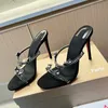 Sandales pour femmes en cristal haut talon sandal chaussures de créateur de luxe de luxe designer femmes mariés chaussures mules glissades pantoufles talons news chaussures new dîner