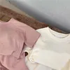 男の子のデザイナー服の幼児服セット夏の赤ちゃんショートスリーブTシャツショーツ2PCS子供服のコスチュームエッセンシャルスイートシャツトラックスーツ