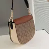 Los bolsos de diseñador tienen un 90% de descuento más baratos Bolso nuevo para mujer Olay Classic Flower Mini Kleo17 Bandolera cruzada con montura remachada