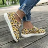 Casual Shoes 2024 Spring and Autumn Outwear Printed Canvas Thick Sole Bekväm original mode kvinnors singelsko