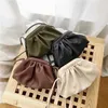 HBP Non-Marque Sac de messager personnalisé Mode clip en métal ouverture épaule femme tient pli PU cuir souple petit bandoulière