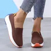 Sapatos casuais mulheres moda apartamentos deslizamento em malha mulher tênis leves primavera outono mocassins femme cesta