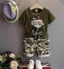 Europa och USA: s sommarbarn039s kostym Cartoon Military Tshirt Camouflage Shorts 2 Set pojkar kläder 2108041728162