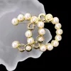 20 estilos de marca de luxo designer carta broches cristal strass colar pinos unissex moda broches festa de casamento jóias presente