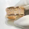Projektant luksus 2024 Nowy mosiądzy pierścionek diamentów słynna marka Włoch klasyczna wysokiej jakości trzy tony kobiety rhinestone pierścień urok biżuteria