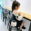 女の子のクロスボディバッグフラワーパールハンドバッグ弓 - ウサギショルダーポケットコイン財布キッズプリンセスメッセンジャーバッグバースデーギフト240305