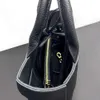 Магазины со скидкой 2024 Новая маленькая большая сумка Женская кожаная тканая сумка большой вместимости Простая текстура для пригородных поездок