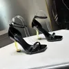 Sandali con tacco a spillo Scarpe nere da donna firmate Sandali firmati di lusso Scarpe da sera estive Scarpe moda Lettera Hardware Tacco aperto Scarpe da sposa con fibbia alla caviglia