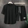 Herren-Tracksuits 2pcs/Set Herren Sommer Casual Outfit O-Neck Kurzarm T-Shirt Wide Leg Shorts Set Activewear Sportswear Track Anzug