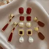 Ryggar örhängen mode geometrisk röd emaljklipp på för kvinnliga kvinnliga uttalande vintage falsk utan hål pärlörhängen smycken gåva