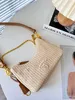 Triangle Straw Underarm Chain Pochette Sac de créateur Rose Raphias Luxurys Sac à main Voyage d'été Bandoulière Sacs de plage Femmes Hommes Embrayage Fourre-tout Tissage d'épaule même Sac