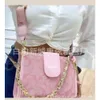 Shop Factory grossist 2024 Vinter Ny personlig gammal blommor Tote Womens Bag Fashion Popular Letter Crossbody Shoulder Trend