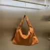 Sac à main liquidation vente au détail en gros 95% de réduction sur les sacs de 48 cm produit tissé sous les bras femmes célébrité sac à main sac à bandoulière unique 2024 portable grande capacité fourre-tout à la mode