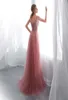 Pärling aftonklänning 2020 Vneck Pink High Split Tulle Sweep Train ärmlös prom klänning aline spetsar upp backless vestido de lj20122625685
