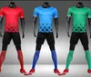 Design män vuxna fotbollströjor sportträning set manlig högkvalitativ fotboll uniform löpskjortor 240305