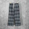 Mensbyxor Hög version CL Family Plaid Mönster med plysch och förtjockad rak ben Casual Wide Ben Pants Fashionabla och mångsidig lös passform för både män och kvinnor B