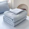 Zestawy kołdry seercker chłodny letni kołdra podwójna maszyna do mycia Mattress Połącz Wygodne miękki materację dotykową 1PCS YQ240313