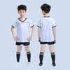 Dostosuj druk koszulki piłkarskie mundury dla dzieci chłopców piłka nożna Suibs Men Szybki suchy futbol zespół sportowy odzież sportowa 240305
