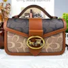 Designertassen zijn 90% goedkoper Hong Kong Niche Dign Handtas Dames 2024 High-end Vintage Schoudertas Crossbody Klein