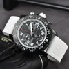 مصمم فاخر مشاهدة مونتر مشاهدة عالي الجودة Avenger Watch Man Quartz Watches Endurance Chronograph 44mm الساعات عدة ألوان حزام مطاط