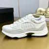 Runway Women and Men Sneakers Hot Sale tjock sula snörning utanför promenad lapptäcke höjd ökar mode lyxdesigner par tränare