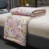 Set di trapunte Coperta di seta di cotone per la casa Coperte di seta di raffreddamento estivo Luce di lusso Vento Trapunta di seta di cotone Camera da letto Coperta di aria condizionata YQ240313