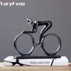 YURYFVNA BICYCLE STATUE DHAMPION CYKLIST SCULPTURE Figur HESIN Modern Abstrakt konst Athlete Bicycler Figurine Home Decor Q0525311H