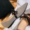 أحذية غير رسمية مختلطة لون الحياكة مسطحة البغال البغال البوتي