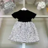 Popular vestido de princesa meninas fatos de treino letras diamante roupas de bebê tamanho 90-150 cm crianças camiseta e diamante brilhante saia curta 24mar