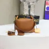 Nieuwe luxe designertas Ff Lunchbox Tas Vintag Network Rood Hetzelfde licht Luxe in oude bloem Eén schouder Handheld Crossbody Damestas