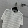 同じスタイルの女性の白いシャツ2024新春夏oネック半袖ファッション滑走路Tシャツデザイナートップス