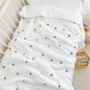 Filtar född baby wrap ren bomullsfjäder och höst tunn handduk kram quilt filt sängkläder