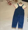 Varumärke barn t-shirt kostymer baby spårdräkter storlek 100-140 cm sommar tvådelar set flickor t-shirt och denim suspender byxor 24mar