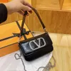 Women's Designer Shoulder Bag Fashion a Niche Dign for Womens Bags with a High-end One Diagonal Cross Fashionable and Underarm Small Square