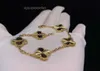 Designer Armband Cleef van 4 Four Leaf Clover Armband 2024 Luxury Pearl 4 Leaf 18K Gold Laser Brand Bangle Charm Necklace Earrings Wedding Y1ot