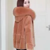 Cappotto da donna in pelliccia di tosatura di pecora con particelle di nuova lana di volpe invernale con colletto 5451