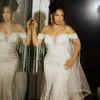 2024 Abito da sposa a sirena di lusso per la sposa Abiti da sposa con spalle scoperte Perle in rilievo Pizzo Illusione Nappa Abiti da sposa per Nigeria africana Donne nere Ragazze NW144