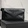 Sac d'embrayage noir de créateur de mode en cuir véritable petit sac à main de haute qualité pour les femmes sac sous les bras de fête de mariage avec paquet complet