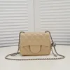 2024 nuovo design di moda di lusso da donna Golden Ball Square materiale di pelle di pecora importato grasso Borsa a conchiglia romboidale borsa a tracolla super all-in-one