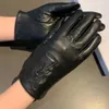 Gants de créateurs pour femmes avec boîte mode cuir de mouton noir polaire à l'intérieur lettre gant dames écran tactile hiver épais war265S